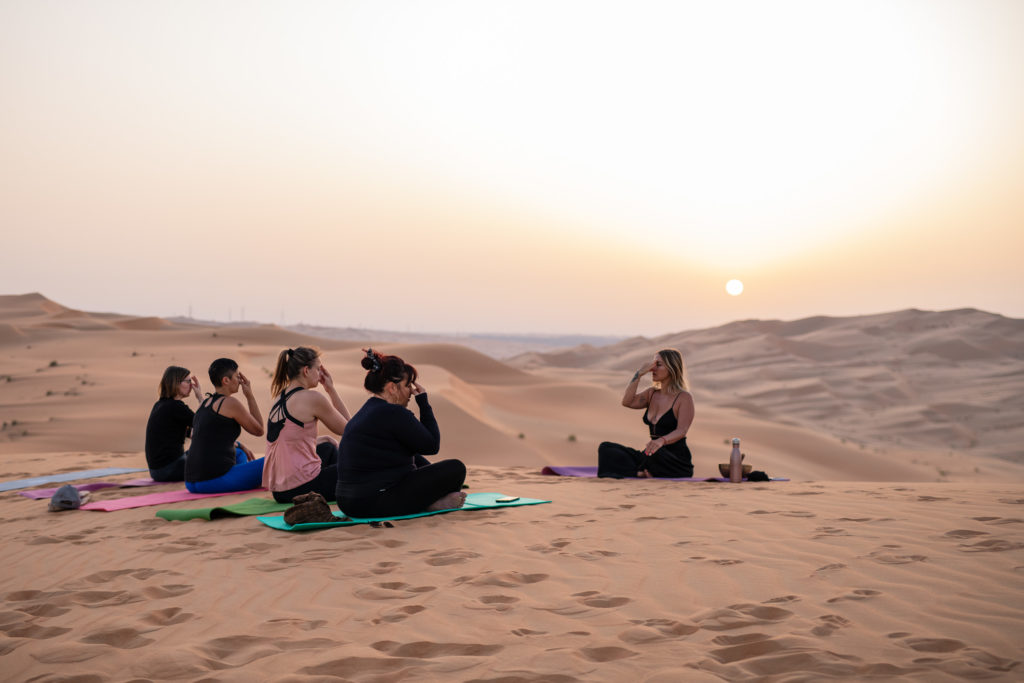 Rise Up Retreats, Retraite Spirituelle, désert de Liwa, Liwa, retraite yoga, massage